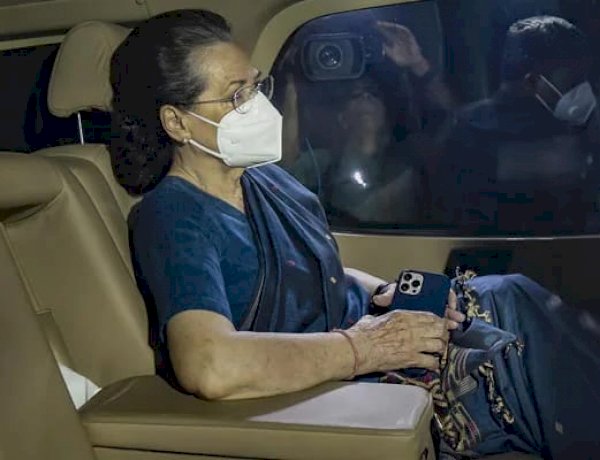 सोनिया गांधी को मिली अस्पताल से छुट्टी, डॉक्टरों ने दी आराम करने की सलाह