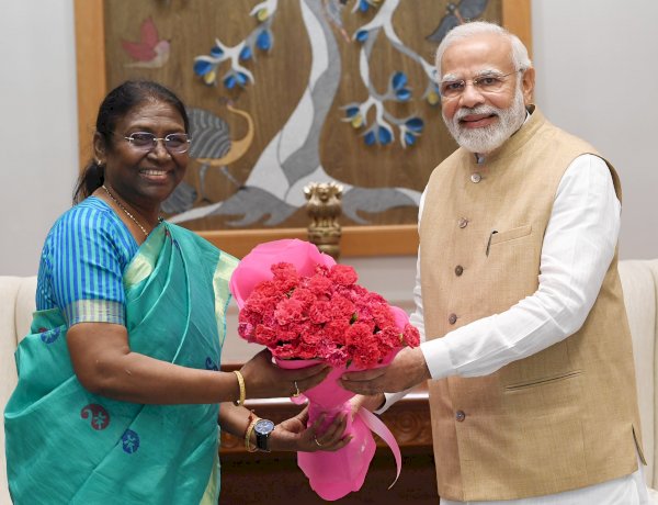 NDA प्रत्याशी द्रौपदी मुर्मू ने दाखिल किया नामांकन, यशवंत सिन्हा को Z श्रेणी की सुरक्षा NDA प्रत्याशी द्रौपदी मुर्मू ने दाखिल किया नामांकन, यशवंत सिन्हा को Z श्रेणी की सुरक्षा