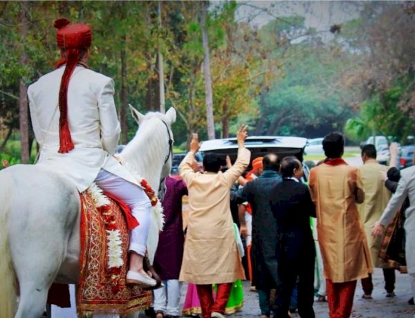 बारात में नहीं ले जाने पर भड़का दूल्हे का दोस्त, भेजा 50 लाख का मानहानि नोटिस बारात में नहीं ले जाने पर भड़का दूल्हे का दोस्त, भेजा 50 लाख का मानहानि नोटिस