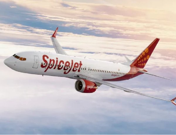दिल्ली से दुबई जा रही Spicejet की फ्लाइट में आई तकनीकी खराबी, पाकिस्तान में इमरजेंसी लैंडिंग