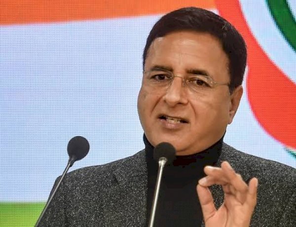 मार्गदर्शक मंडल की उम्र पार कर गया, रुपए की वैल्यू में गिरावट पर सुरजेवाला का तंज मार्गदर्शक मंडल की उम्र पार कर गया, रुपए की वैल्यू में गिरावट पर सुरजेवाला का तंज