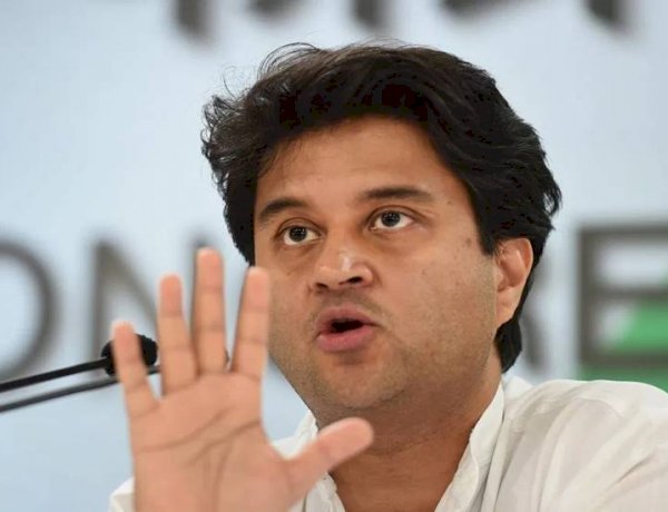 केंद्रीय मंत्री ज्योतिरादित्य सिंधिया केंद्रीय मंत्री ज्योतिरादित्य सिंधिया