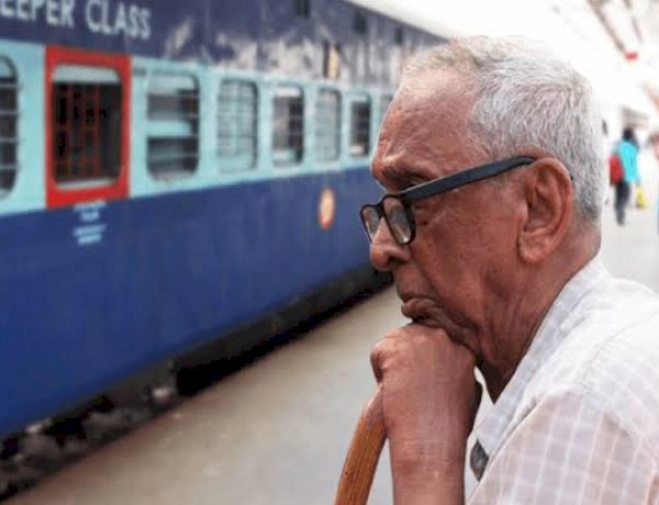सीनियर सिटीजंस को अब रेल यात्रा में नहीं मिलेगी छूट, केंद्र सरकार ने संसद में दी जानकारी सीनियर सिटीजंस को अब रेल यात्रा में नहीं मिलेगी छूट, केंद्र सरकार ने संसद में दी जानकारी