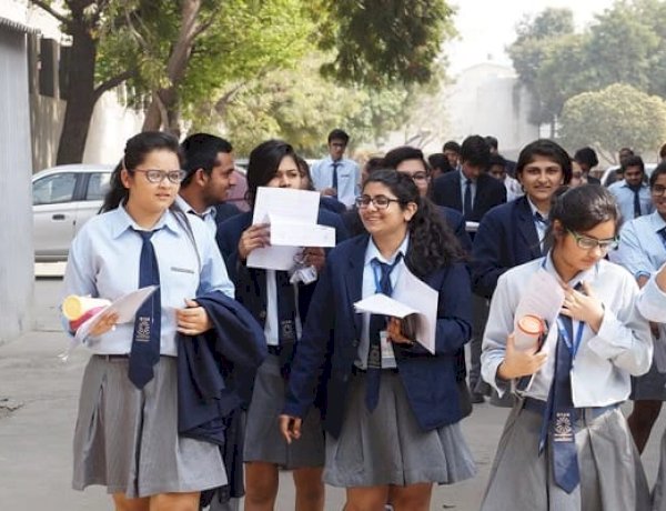 CBSE बोर्ड 12 वीं का रिजल्ट जारी, 92.7 फीसदी छात्र हुए पास, यहां देखें अपना रिजल्ट CBSE बोर्ड 12 वीं का रिजल्ट जारी, 92.7 फीसदी छात्र हुए पास, यहां देखें अपना रिजल्ट