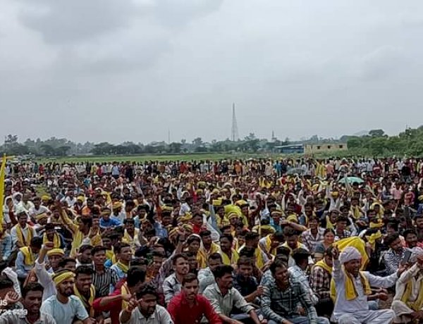 गुना में आदिवासियों का बड़ा आंदोलन, दशहरा मैदान में उमड़ा जनसैलाब, रामप्यारी के हत्यारों को फांसी की मांग गुना में आदिवासियों का बड़ा आंदोलन, दशहरा मैदान में उमड़ा जनसैलाब, रामप्यारी के हत्यारों को फांसी की मांग