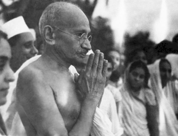 आजाद भारत में बापू का पहला सन्देश: अब भुलाने का दौर आजाद भारत में बापू का पहला सन्देश: अब भुलाने का दौर
