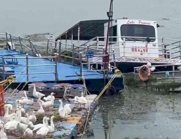 बड़े तालाब में डूबा क्रूज बाहर आया, रेस्क्यू के लिए आई थी हैदराबाद से टीम, पानी भरने से इंजन में आई खराबी बड़े तालाब में डूबा क्रूज बाहर आया, रेस्क्यू के लिए आई थी हैदराबाद से टीम, पानी भरने से इंजन में आई खराबी