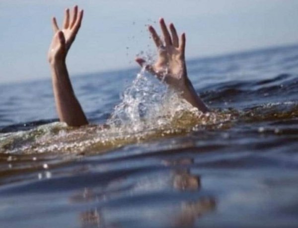 रतलाम: दादी के साथ नहाने गईं तीन बहनों की तालाब में डूबने से मौत, समय से नहीं पहुंचा एंबुलेंस