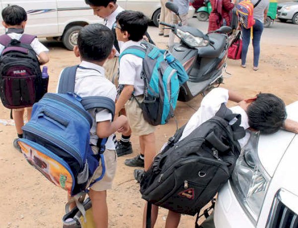 MP में 2020 बैग पॉलिसी लागू, अब स्कूलों में कक्षा दो तक के बच्चों को नहीं मिलेगा होमवर्क