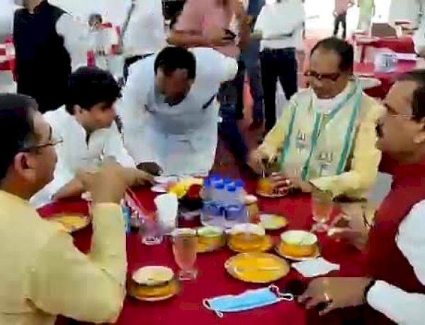 बच्चों का आहार खा गई सरकार, चारा घोटाले की तर्ज पर MP में आहार घोटाला, CM चौहान के पास है मंत्रालय