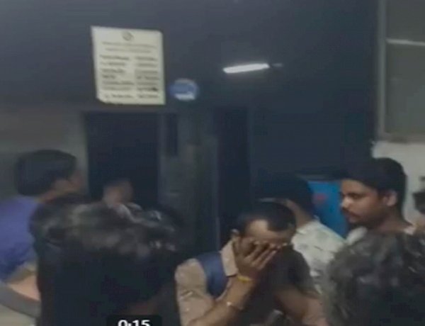 जबलपुर रेलवे स्टेशन की लिफ्ट में फंसे तीन अग्निवीर, घंटों मशक्कत के बाद निकाला जा सका