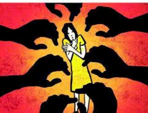 रीवा में नाबालिग के साथ दरिंदगी, मंदिर दर्शन करने गई किशोरी को बंधक बनाकर 6 हैवानों ने किया गैंगरेप रीवा में नाबालिग के साथ दरिंदगी, मंदिर दर्शन करने गई किशोरी को बंधक बनाकर 6 हैवानों ने किया गैंगरेप