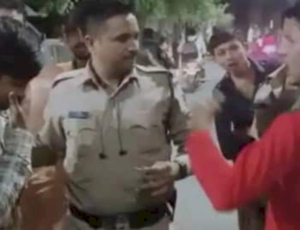 इंदौर के गरबा पंडाल में घुसे मुस्लिम युवक, बजरंग दल की आपत्ति पर पुलिस ने किया गिरफ्तार