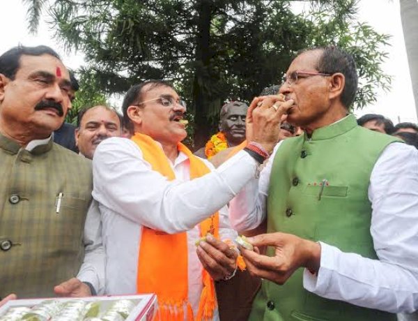 निकाय चुनाव परिणाम: 46 निकाय में से 28 पर बीजेपी का कब्जा, कमलनाथ के गढ़ में भी सेंधमारी निकाय चुनाव परिणाम: 46 निकाय में से 28 पर बीजेपी का कब्जा, कमलनाथ के गढ़ में भी सेंधमारी