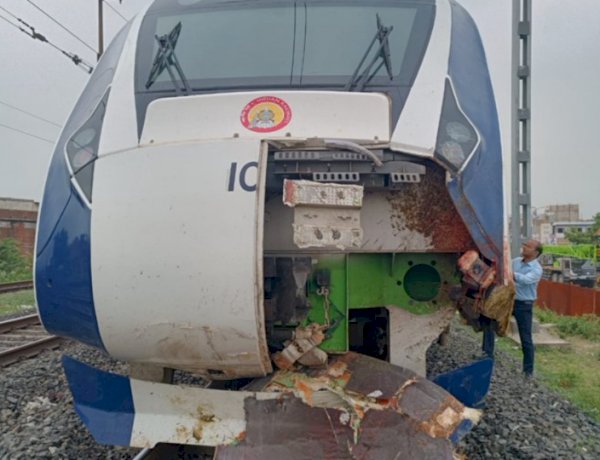 वंदे भारत ट्रेन से टकरा कर हुई थी चार भैंसों की मौत, अब उनके मालिक के खिलाफ FIR दर्ज़