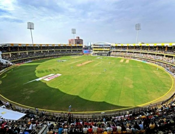 इंदौर: क्रिकेट मैच में करोड़ों का भ्रष्टाचार, कांग्रेस का दावा- 18 हजार से ज्यादा टिकट ब्लैक में बेचे, टेंडर में भी घोटाला