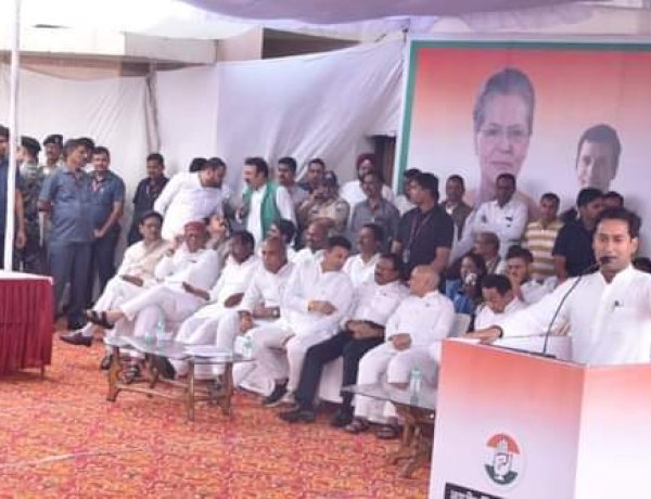 भोपाल में कांग्रेस का नगरीय निकाय सम्मेलन, जयवर्धन बोले- अब पनौती बीजेपी में, इसलिए ग्वालियर में हुई जीत भोपाल में कांग्रेस का नगरीय निकाय सम्मेलन, जयवर्धन बोले- अब पनौती बीजेपी में, इसलिए ग्वालियर में हुई जीत