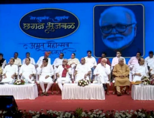 हमें कश्मीर से कन्याकुमारी तक भारत को जोड़े रखना है: केंद्र सरकार पर भड़के फारुक अब्दुल्ला हमें कश्मीर से कन्याकुमारी तक भारत को जोड़े रखना है: केंद्र सरकार पर भड़के फारुक अब्दुल्ला