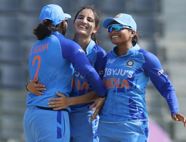 भारतीय महिला टीम 7वीं बार बनी एशिया कप चैंपियन, श्रीलंका को फाइनल मुकाबले में 8 विकेट से हराया