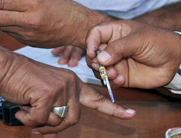 गुजरात विधानसभा चुनाव की तारीखों का ऐलान, 1 और 5 दिसंबर को वोटिंग, 8 दिसंबर को आएंगे नतीजे