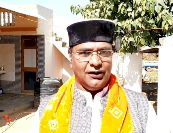सड़क दुर्घटना में बाल-बाल बचे मंत्री विश्वास सारंग, गुजरात दौरे के दौरान डंपर ने कार में मारी टक्कर सड़क दुर्घटना में बाल-बाल बचे मंत्री विश्वास सारंग, गुजरात दौरे के दौरान डंपर ने कार में मारी टक्कर