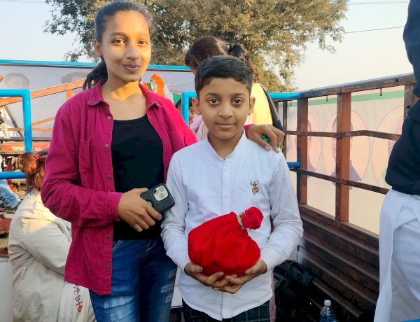 कांग्रेस का नन्हा फाइनेंसर: जेब खर्चे में कटौती कर हजार रुपए जोड़े, गुल्लक लेकर भारत जोड़ो यात्रा में पहुंचा कांग्रेस का नन्हा फाइनेंसर: जेब खर्चे में कटौती कर हजार रुपए जोड़े, गुल्लक लेकर भारत जोड़ो यात्रा में पहुंचा
