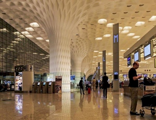 मुंबई इंटरनेशनल एयरपोर्ट का सिस्टम क्रैश, सभी एयरलाइंस के चेक-इन प्रभावित