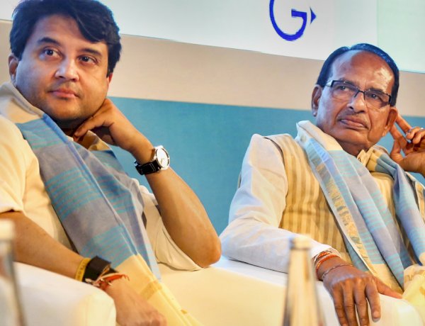 ज्योतिरादित्य सिंधिया और शिवराज सिंह चौहान ज्योतिरादित्य सिंधिया और शिवराज सिंह चौहान