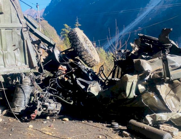 सिक्किम में गहरी खाई में गिरा सेना का ट्रक, तीन JCO सहित 16 जवानों की मौत, चार की हालत गंभीर