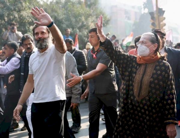 Bharat Jodo Yatra in Delhi: सड़कों पर उमड़ा हुजूम, राहुल का साथ देने सोनिया और प्रियंका गांधी भी पहुंचीं