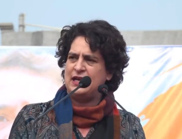 अडानी-अंबानी ने बड़े से बड़े नेता खरीद लिए, लेकिन मेरे भाई को नहीं खरीद पाए: प्रियंका गांधी अडानी-अंबानी ने बड़े से बड़े नेता खरीद लिए, लेकिन मेरे भाई को नहीं खरीद पाए: प्रियंका गांधी
