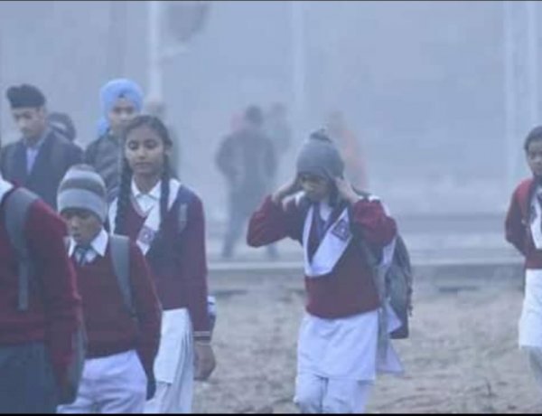 मध्य प्रदेश में ठंड का कहर, शीतलहर के चलते कई जिलों में स्कूल बंद करने का निर्देश