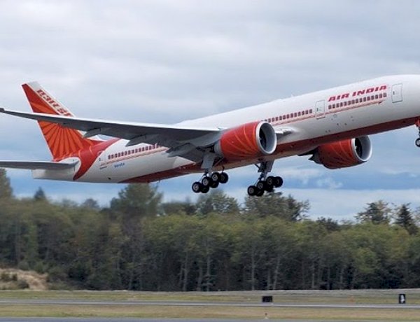 पेशाब कांड में DGCA की बड़ी कार्रवाई, एयर इंडिया पर लगाया 30 लाख रुपए का जुर्माना