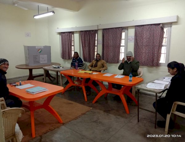 MP निकाय चुनाव: दिग्विजय सिंह के राघौगढ़ में बंपर मतदान, शाम पांच बजे तक 76.2 फीसदी वोटिंग