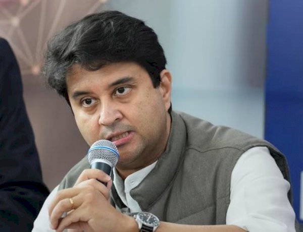 केंद्रीय मंत्री ज्योतिरादित्य सिंधिया केंद्रीय मंत्री ज्योतिरादित्य सिंधिया