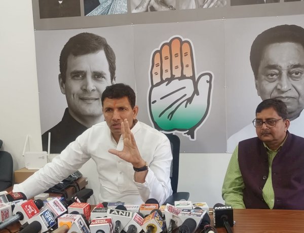 हम बेरोजगार युवाओं से एक पैसा भी परीक्षा शुल्क नहीं लेंगे, MP में भर्ती परीक्षाओं को लेकर कांग्रेस का बड़ा ऐलान हम बेरोजगार युवाओं से एक पैसा भी परीक्षा शुल्क नहीं लेंगे, MP में भर्ती परीक्षाओं को लेकर कांग्रेस का बड़ा ऐलान