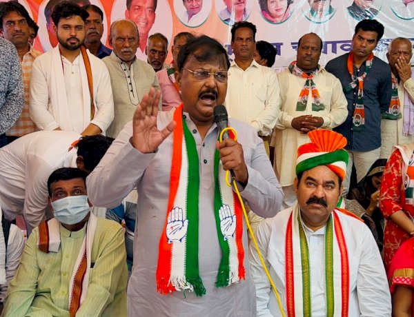 कांग्रेस के पूर्व सांसद प्रेमचंद गुड्डू की बढ़ी मुश्किलें, मानहानि केस में कोर्ट ने जारी किया गिरफ्तारी वारंट कांग्रेस के पूर्व सांसद प्रेमचंद गुड्डू की बढ़ी मुश्किलें, मानहानि केस में कोर्ट ने जारी किया गिरफ्तारी वारंट