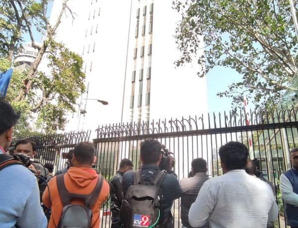 प्रेस को डराने की कोशिश... एडिटर्स गिल्ड ने BBC के दफ्तरों में IT के छापे पर उठाया सवाल प्रेस को डराने की कोशिश... एडिटर्स गिल्ड ने BBC के दफ्तरों में IT के छापे पर उठाया सवाल