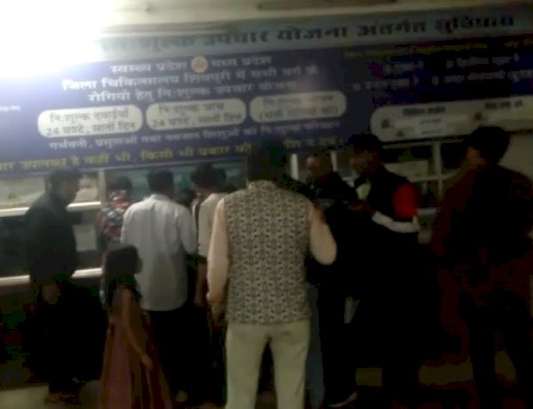 शिवपुरी में भांग मिली ठंडाई पीने से 100 लोगों की तबियत बिगड़ी, महाशिवरात्रि पर प्रसाद के रूप में बांटी गई थी ठंडाई