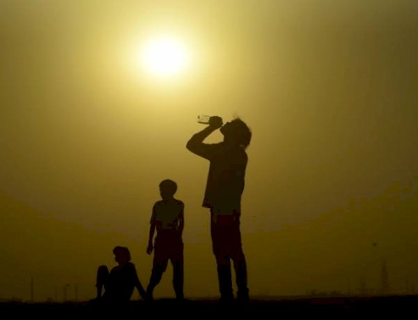 फरवरी में ही तापमान पहुंचा 40 डिग्री सेल्सियस, आगे और बुरे हो सकते हैं हालात, वैज्ञानिकों ने किया आगाह फरवरी में ही तापमान पहुंचा 40 डिग्री सेल्सियस, आगे और बुरे हो सकते हैं हालात, वैज्ञानिकों ने किया आगाह