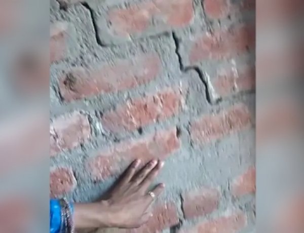 भिंड में पत्थर माफियाओं की दहशत, टूट रही हैं ग्रामीणों के घरों की दीवारें