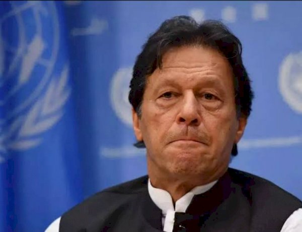 गिरफ्तारी के डर से पड़ोसी के घर में कूद गए इमरान खान, पाकिस्तान के मंत्री का दावा
