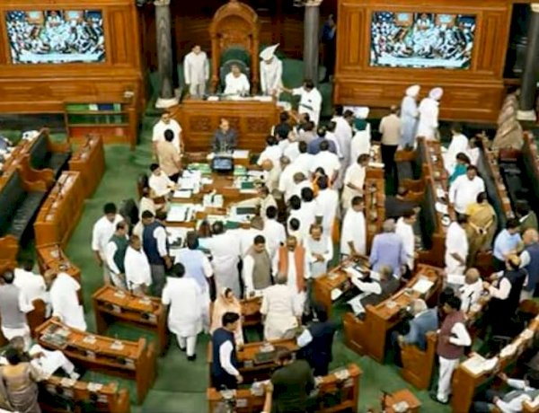 संसद में संग्राम: सदन की कार्यवाही कल तक के लिए स्थगित, दिग्विजय सिंह ने हंगामे के लिए सत्तापक्ष को बताया जिम्मेदार