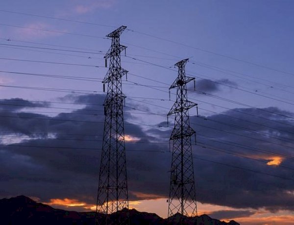 UP में हड़ताल कर रहे बिजली कर्मियों पर बड़ी कार्रवाई, योगी सरकार ने 650 को नौकरी से निकाला