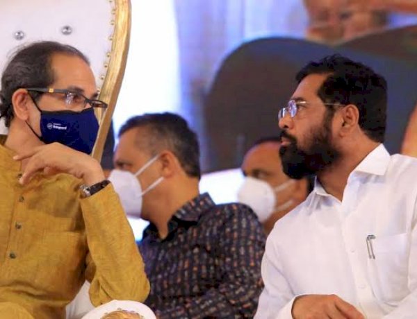 बीजेपी के साथ जाने से पहले उद्धव के सामने रोए थे एकनाथ शिंदे, गिरफ्तार होने का था डर : आदित्य ठाकरे बीजेपी के साथ जाने से पहले उद्धव के सामने रोए थे एकनाथ शिंदे, गिरफ्तार होने का था डर : आदित्य ठाकरे