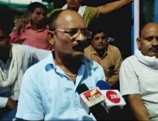 रेत माफियाओं को संरक्षण दे रही है भाजपा, कांग्रेस विधायक ने लगाए गंभीर आरोप रेत माफियाओं को संरक्षण दे रही है भाजपा, कांग्रेस विधायक ने लगाए गंभीर आरोप