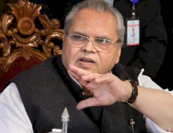 मोदी सरकार की लापरवाही के कारण पुलवामा में शहीद हुए जवान, पीएम ने दी थी चुप रहने की सलाह : सत्यपाल मलिक मोदी सरकार की लापरवाही के कारण पुलवामा में शहीद हुए जवान, पीएम ने दी थी चुप रहने की सलाह : सत्यपाल मलिक