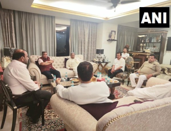 कांग्रेस नेताओं से हुई जगदीश शेट्टार की मुलाकात, आज कांग्रेस में हो सकते हैं शामिल कांग्रेस नेताओं से हुई जगदीश शेट्टार की मुलाकात, आज कांग्रेस में हो सकते हैं शामिल