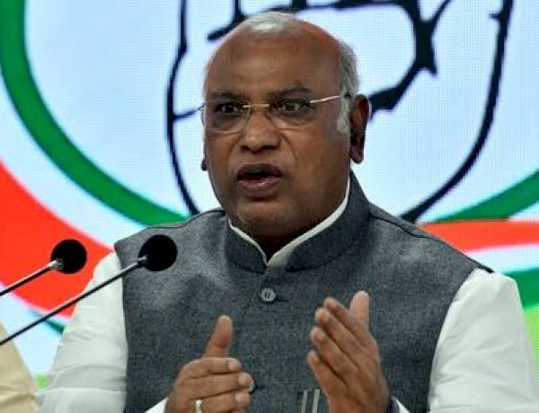 जितनी आबादी, उतना हक: कांग्रेस अध्यक्ष ने PM को पत्र लिखकर जातिगत जनगणना कराने की उठाई मांग जितनी आबादी, उतना हक: कांग्रेस अध्यक्ष ने PM को पत्र लिखकर जातिगत जनगणना कराने की उठाई मांग