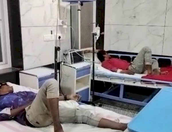 MP: धार में जहरीली ताड़ी पीने से 3 की मौत, एक दर्जन लोग अस्पताल में भर्ती MP: धार में जहरीली ताड़ी पीने से 3 की मौत, एक दर्जन लोग अस्पताल में भर्ती